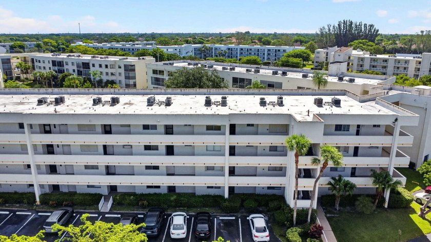 Welcome home to this beautifully maintained first-floor condo - photo 6