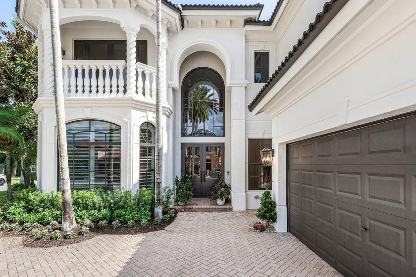 Welcome to this stunning fully renovated home with - photo 6