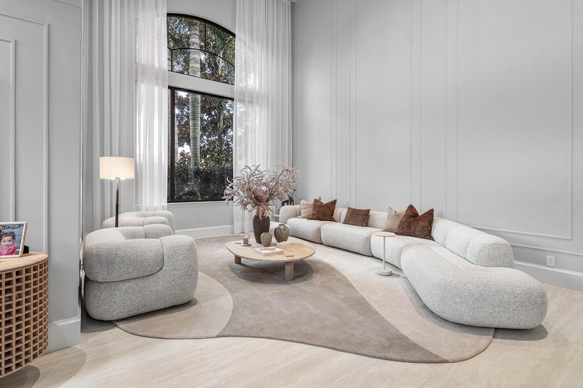 Welcome to this stunning fully renovated home with - photo 9
