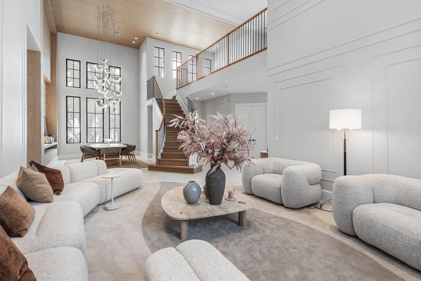 Welcome to this stunning fully renovated home with - photo 10