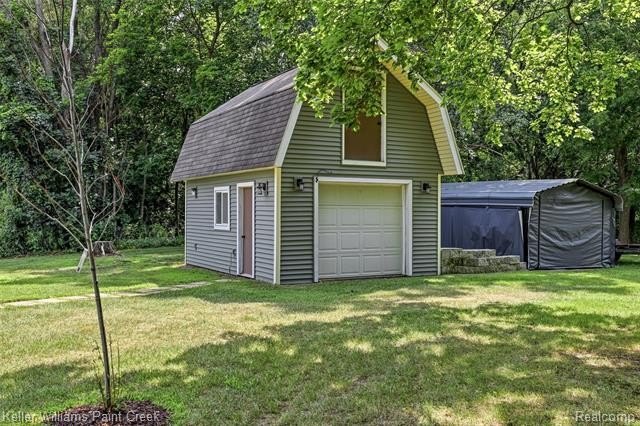 Welcome to 423 East Road! This updated 3 bedroom, 2 full bath - photo 3
