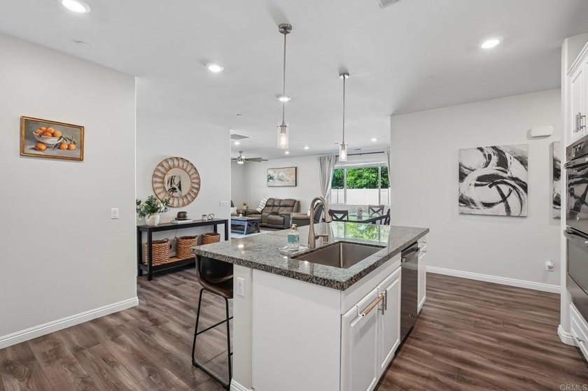 Welcome home to this beautifully upgraded single-family - photo 11