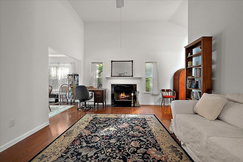 Beautifully refreshed single-level home in the amenity-rich - photo 11