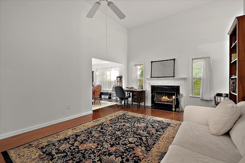 Beautifully refreshed single-level home in the amenity-rich - photo 12