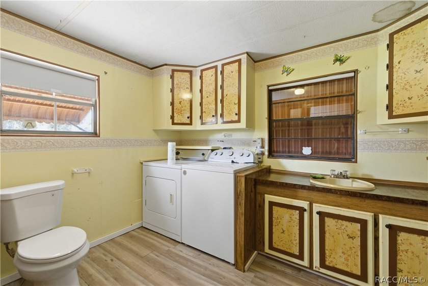 Opportunity awaits with this fully fenced Homosassa property - photo 16