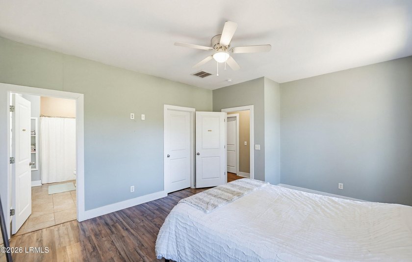 Welcome to Island living in Pleasant Point. This 3 bedroom 2 - photo 22