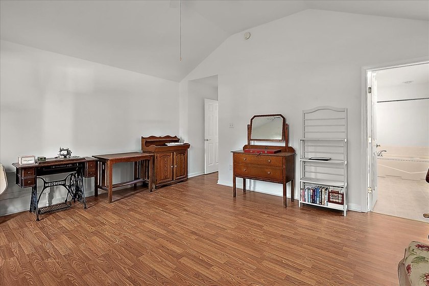 Beautifully refreshed single-level home in the amenity-rich - photo 24