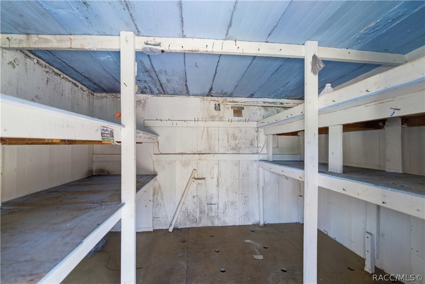 Opportunity awaits with this fully fenced Homosassa property - photo 29
