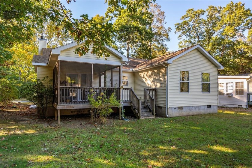 Beautifully refreshed single-level home in the amenity-rich - photo 42