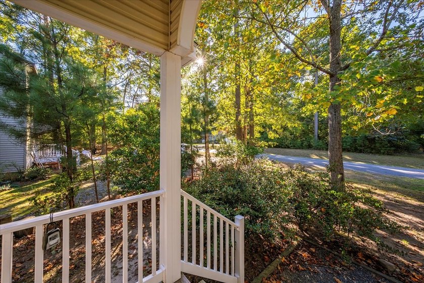 Beautifully refreshed single-level home in the amenity-rich - photo 50