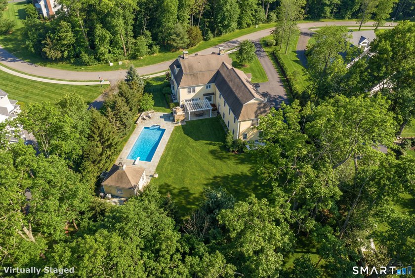 An unbeatable location, 37 Lantern Hill is set in one of - photo 3