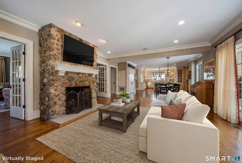 An unbeatable location, 37 Lantern Hill is set in one of - photo 10