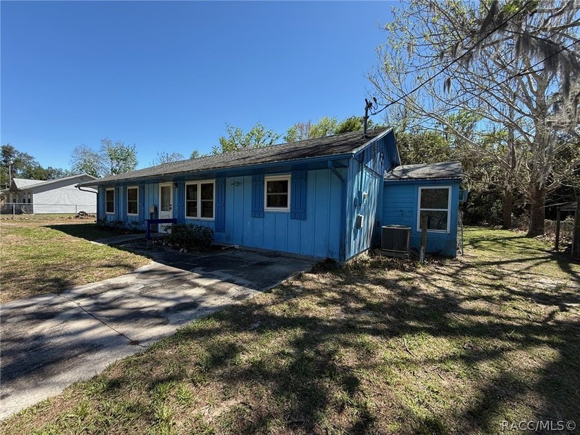 Welcome to 6292 Park Dr. in Homosassa - an opportunity to own a - photo 3