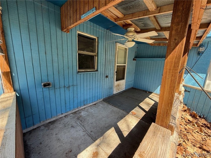 Welcome to 6292 Park Dr. in Homosassa - an opportunity to own a - photo 6