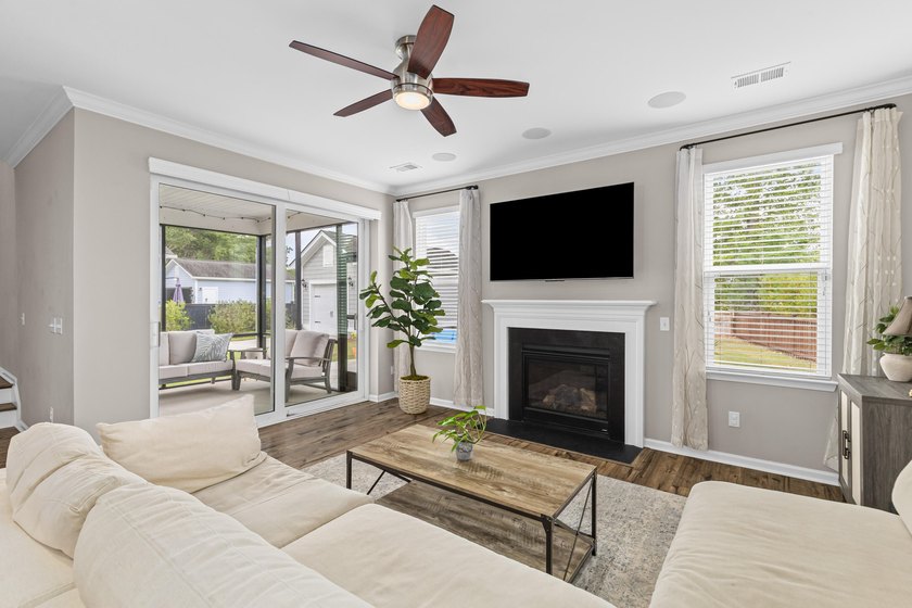 Welcome to 2073 Kemmerlin Street, located in the highly - photo 22
