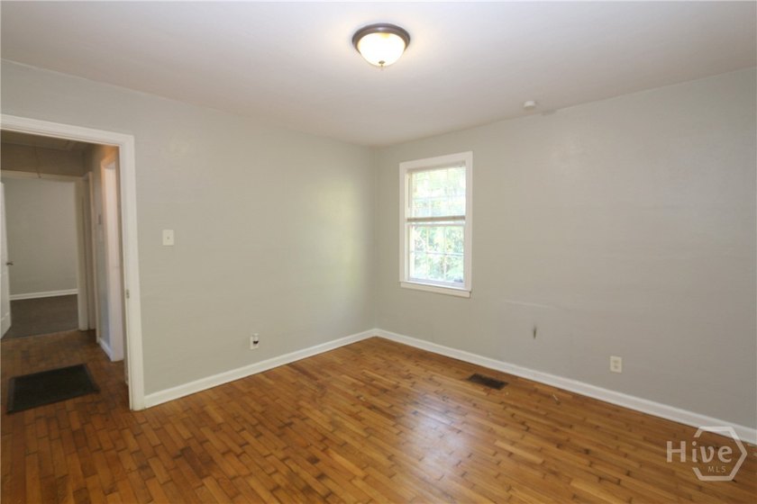PRICED AT BELOW MARKET VALUE! Enchanting 2-bedroom, 1-bath - photo 22