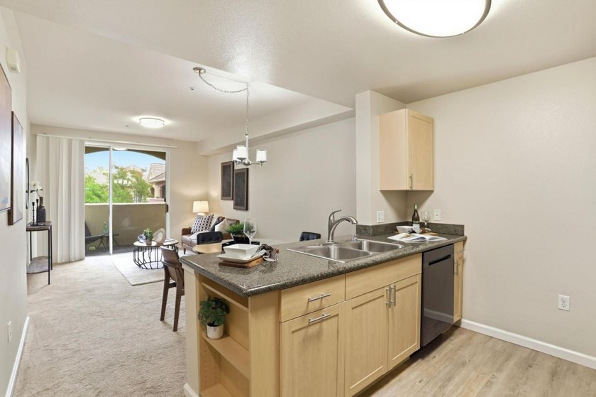 NEW PRICE! Top-Floor End Unit Under $500K! Located in the heart - photo 8