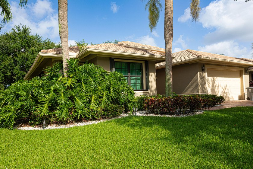 Exceptional cul-de-sac lot. This meticulously designed Roma - photo 7