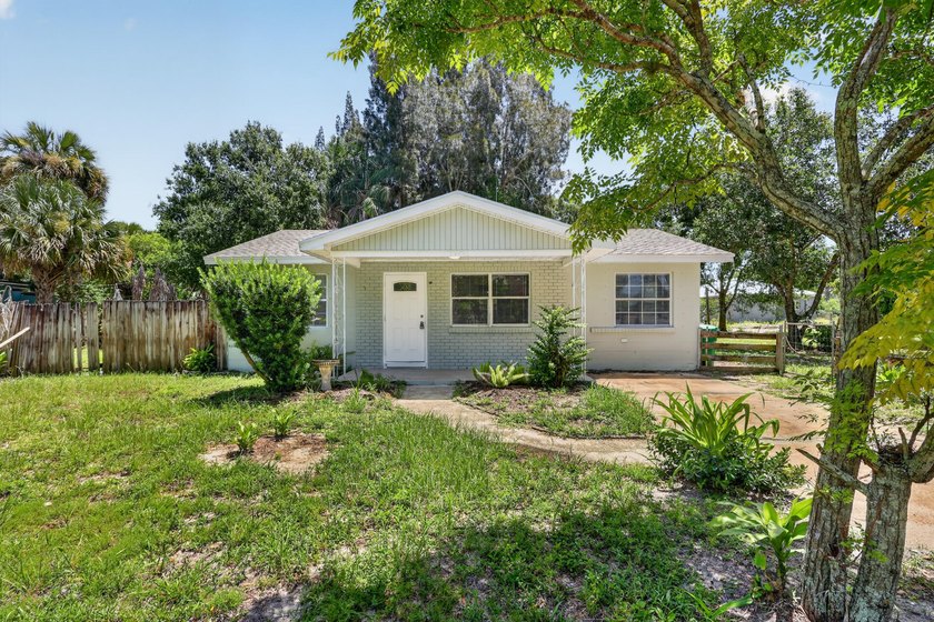Nicely renovated 3-bedroom, 2-bath CBS home situated on a - photo 2
