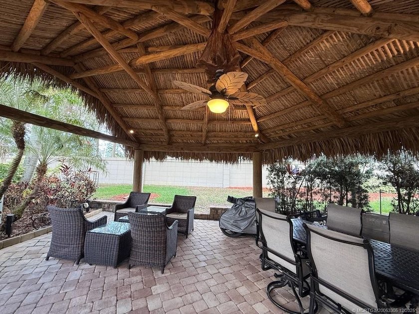Immaculate and truly move-in ready! This spacious 2,868 sq. ft - photo 7