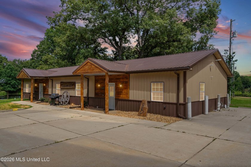 Rare opportunity to own a fully furnished duplex on - photo 2