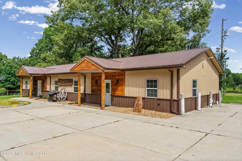 Rare opportunity to own a fully furnished duplex on - photo 3
