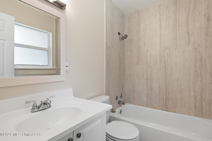 Beautifully updated 4-bedroom, 2-bath brick home with a - photo 18