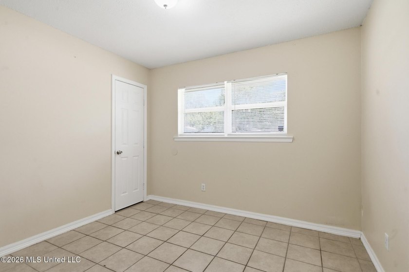 Beautifully updated 4-bedroom, 2-bath brick home with a - photo 22