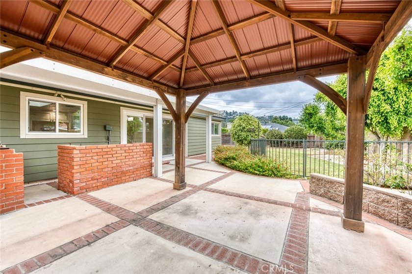First time on the market in nearly 40 years! Exceptional - photo 24