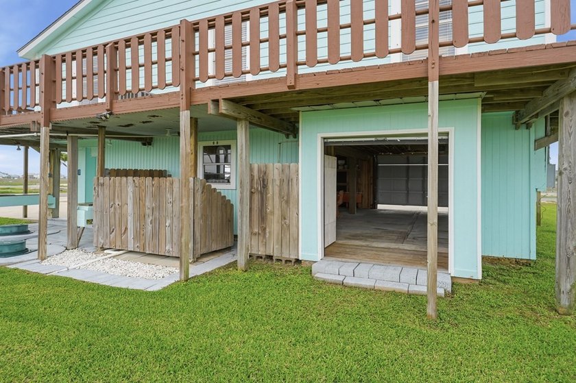 Nestled on two spacious lots in Holiday Beach, this fully - photo 26
