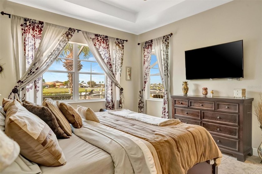 Luxury Waterfront Living in Tidewater Preserve--This gorgeous - photo 31