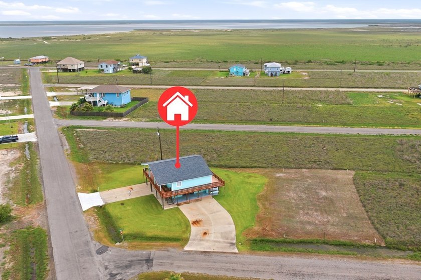 Nestled on two spacious lots in Holiday Beach, this fully - photo 31