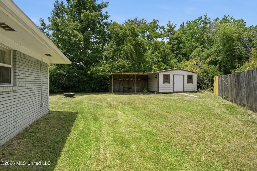 Beautifully updated 4-bedroom, 2-bath brick home with a - photo 34