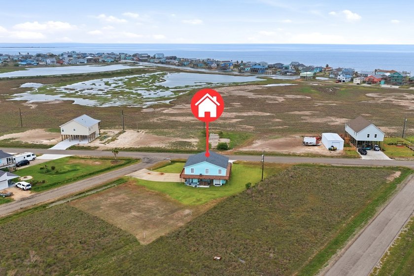 Nestled on two spacious lots in Holiday Beach, this fully - photo 34