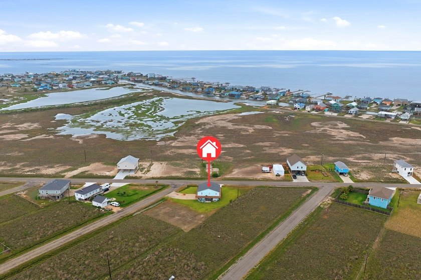 Nestled on two spacious lots in Holiday Beach, this fully - photo 38