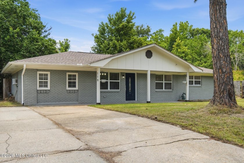 Beautifully updated 4-bedroom, 2-bath brick home with a - photo 42