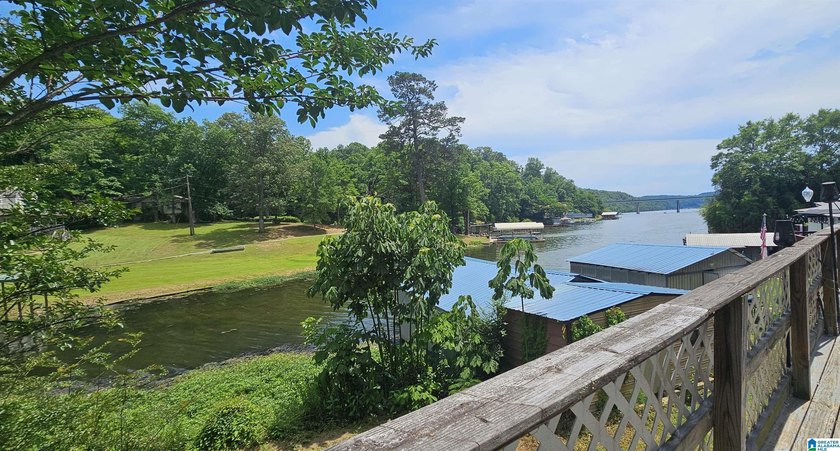 Live the River Life! Rare Opportunity to own a Gorgeous, deeded - photo 9