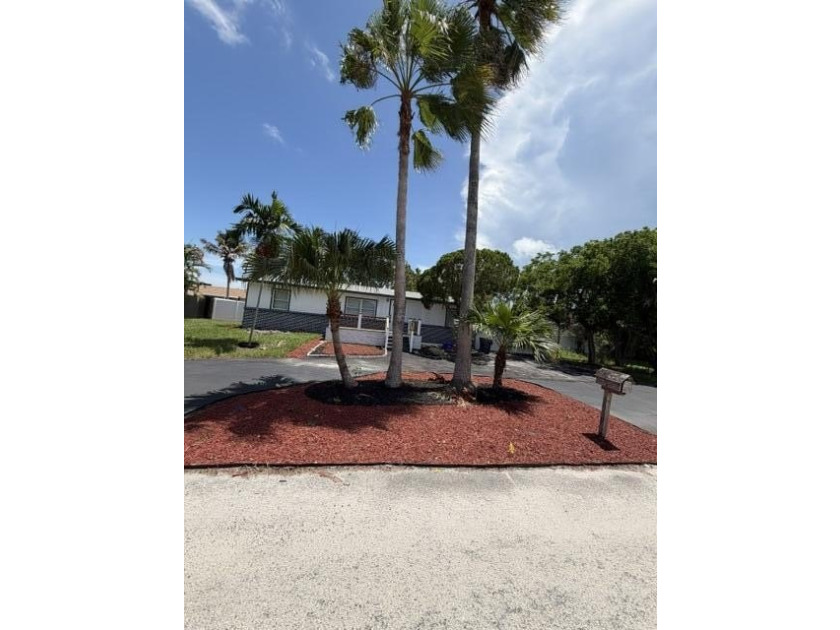 Welcome to this charming single-story residence located in - photo 2