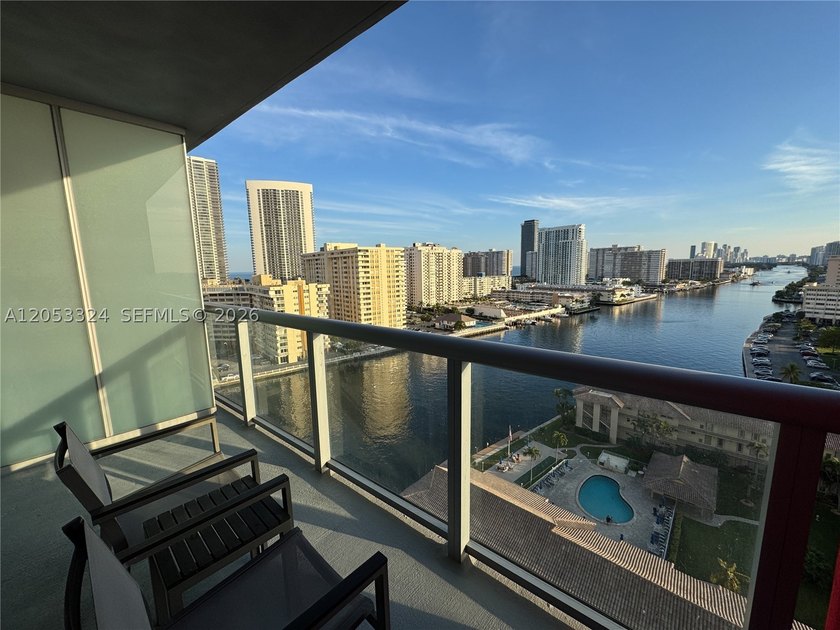 Best-priced SOUTH VIEW unit in the building and surrounding - photo 3