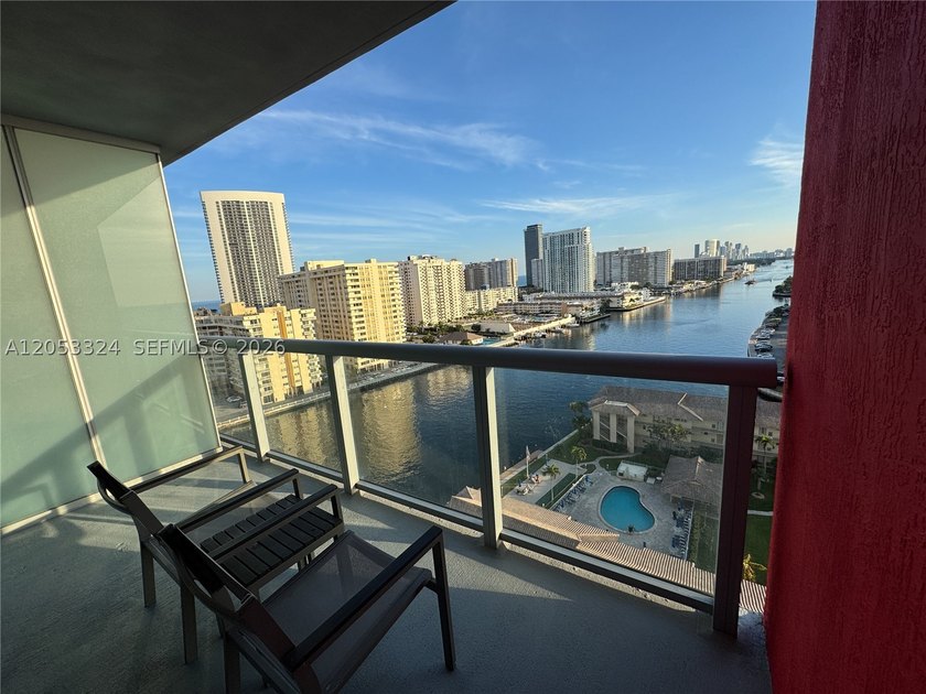 Best-priced SOUTH VIEW unit in the building and surrounding - photo 6
