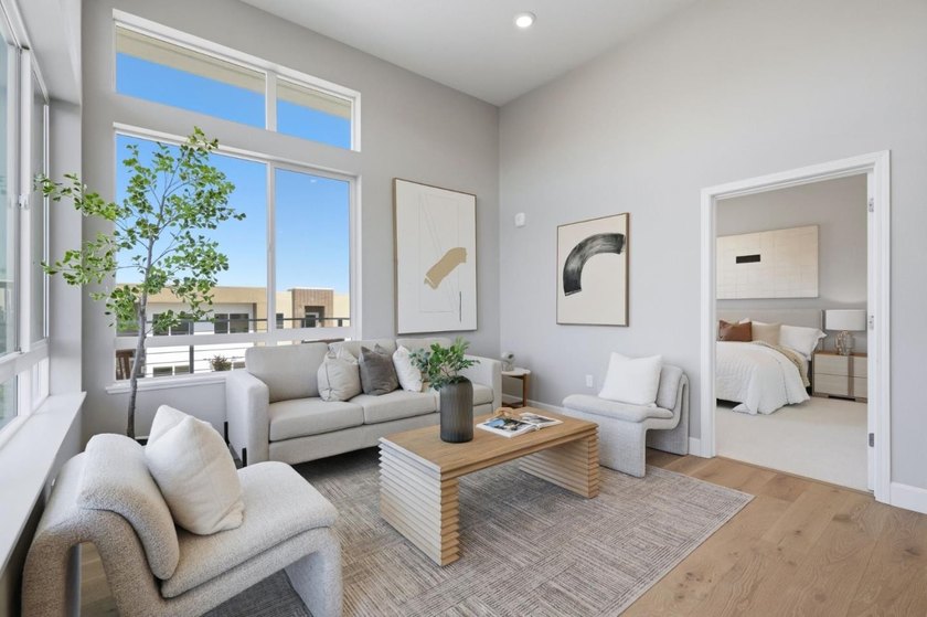 Top-floor, corner-unit penthouse in Communications Hill, 3 bed - photo 6