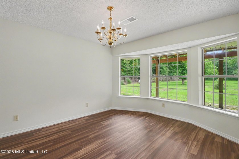 Enjoy peaceful country living with the confidence of major - photo 8