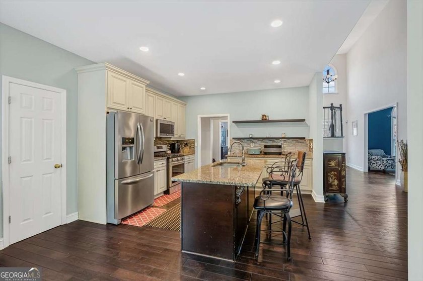 Welcome to 6915 Glen Cove Lane in the highly desirable Waters - photo 6