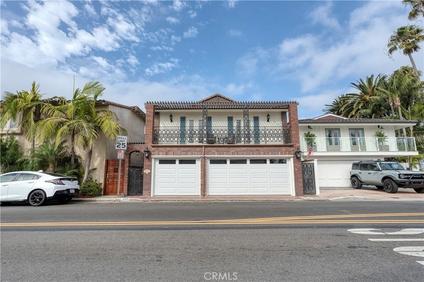 A premier Newport Harbor lifestyle awaits at 205 Via Lido Soud - photo 3