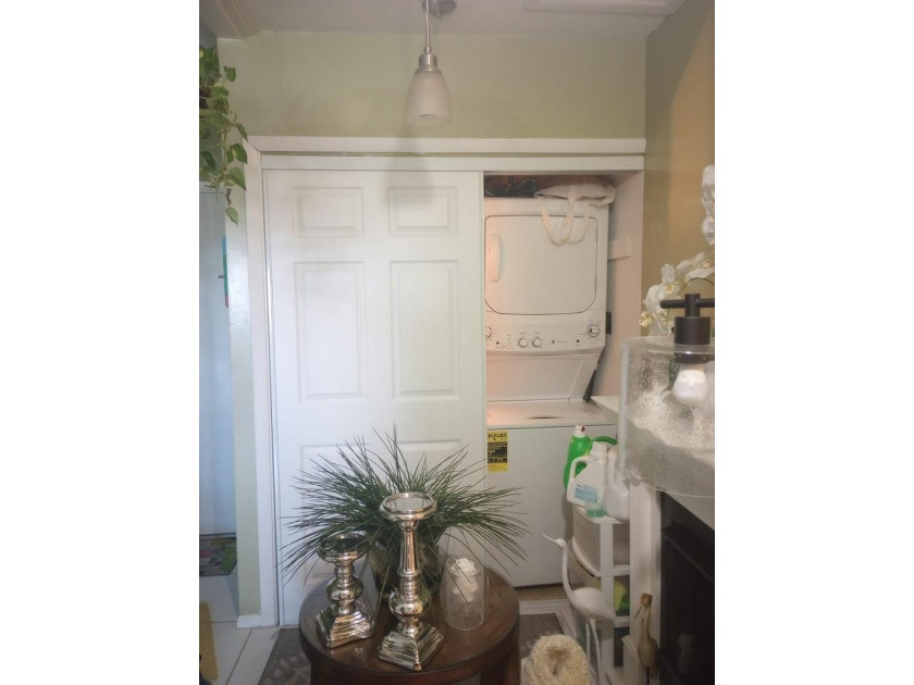 Welcome to this efficient one-bedroom, one-bathroom condominium - photo 7