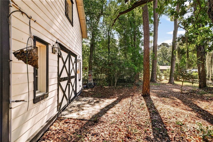 Rare west-facing waterfront coastal retreat offers the perfect - photo 8