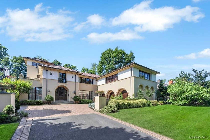 Welcome to an exquisite custom-built masterpiece nestled at 48 - photo 2