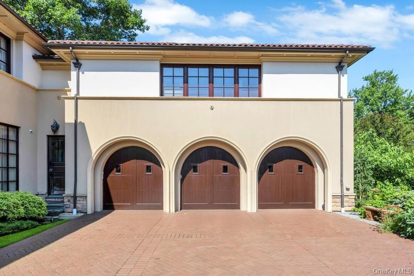 Welcome to an exquisite custom-built masterpiece nestled at 48 - photo 4