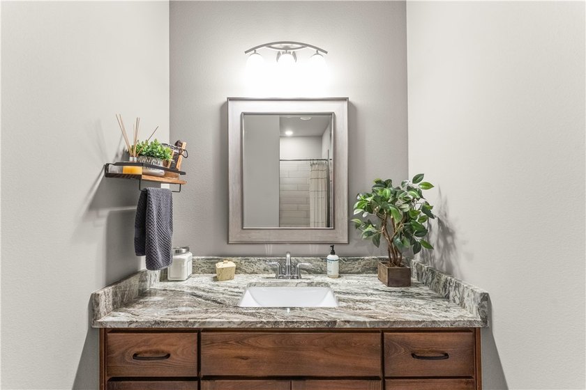 You don't want to miss this beautiful custom-built 3-bedroom - photo 23
