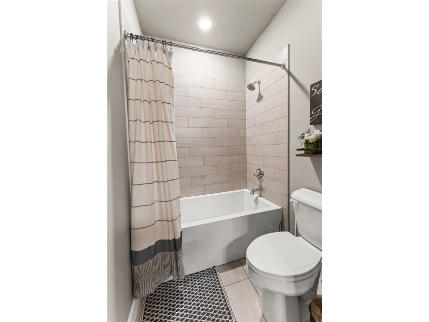 You don't want to miss this beautiful custom-built 3-bedroom - photo 24